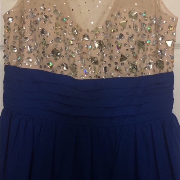 Formal Dress - Picture 2 of 4